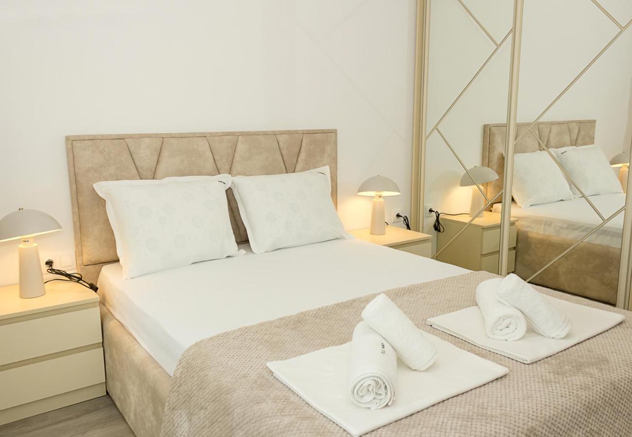 Azur Delux -1bd Flat With Parking & Pool By Flat Mаnаger דירה סנט קונסטנטין והלנה