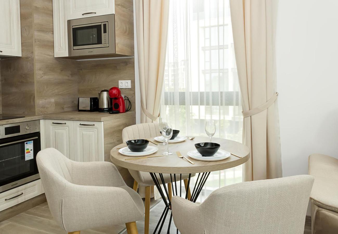 Azur Delux -1bd Flat With Parking & Pool By Flat Mаnаger סנט קונסטנטין והלנה