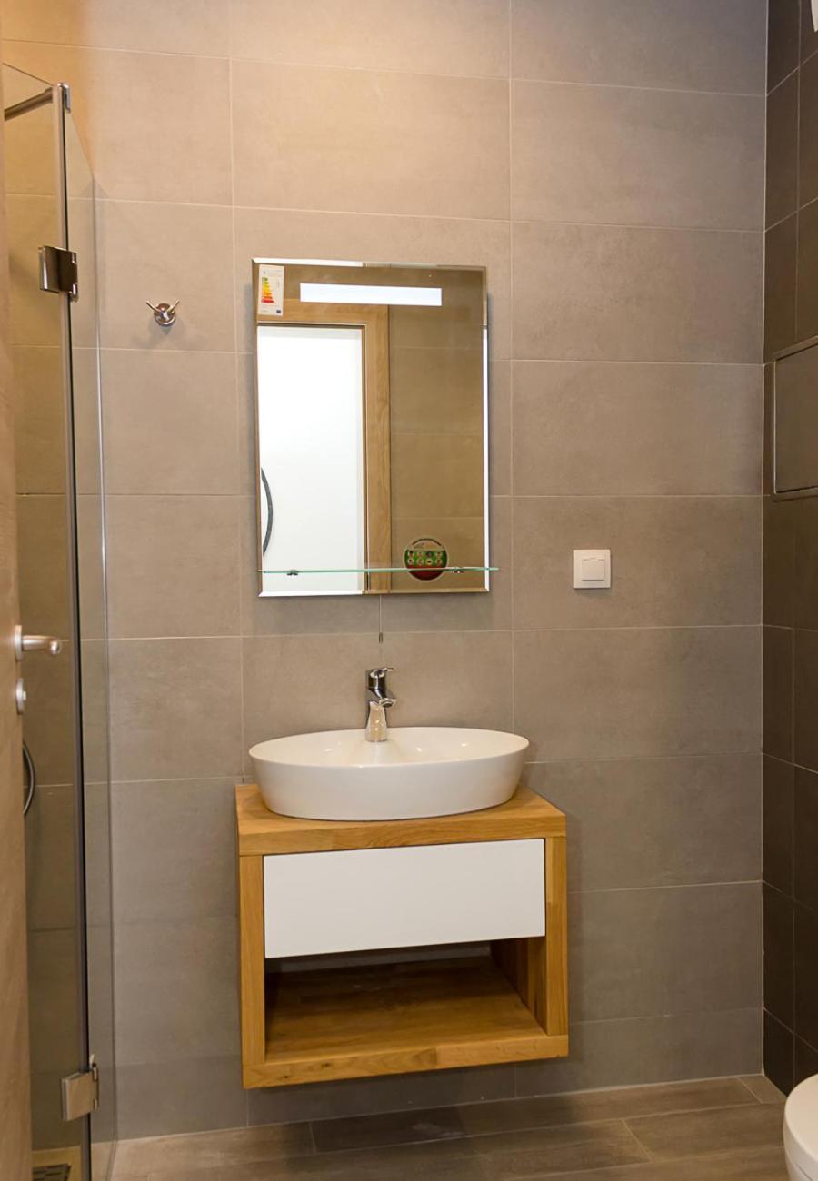 Azur Delux -1bd Flat With Parking & Pool By Flat Mаnаger סנט קונסטנטין והלנה